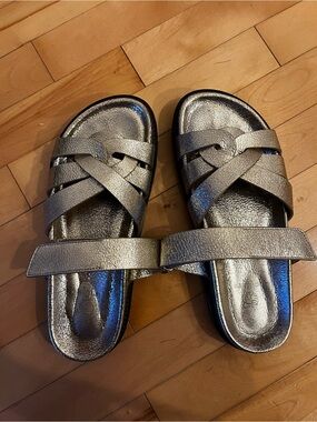Metallic Women’s Slide Sandals